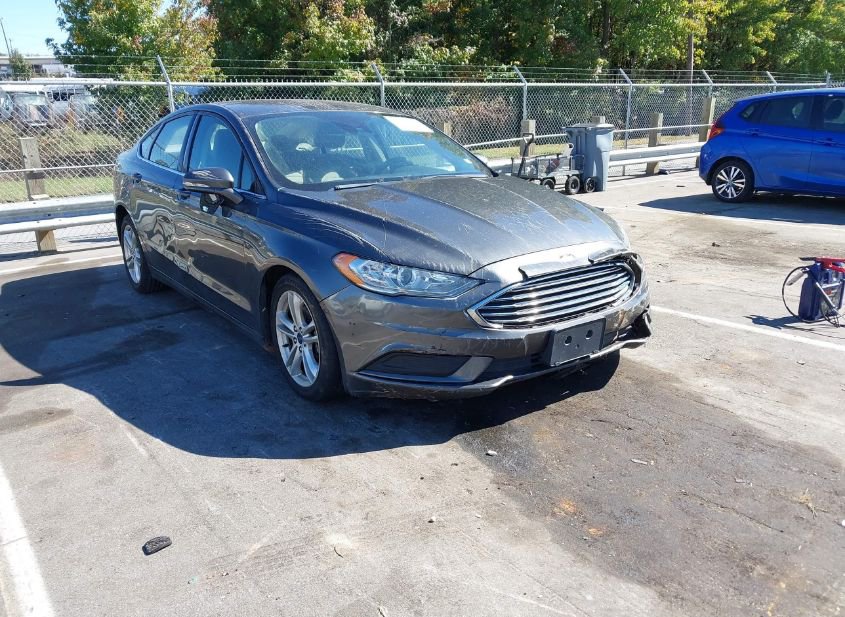 2018 FORD FUSION SE photo