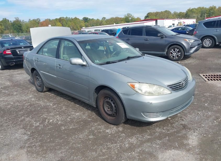 2005 TOYOTA CAMRY LE photo