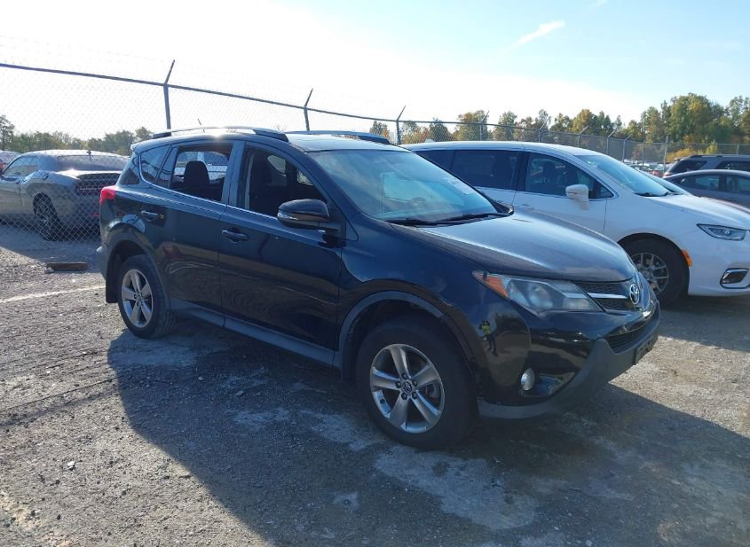 2015 TOYOTA RAV4 XLE photo