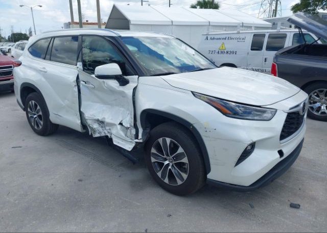 2021 TOYOTA HIGHLANDER (VIN: 5TDGZRAH7MS073009)