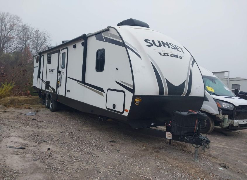 2022 KEYSTONE TRAVEL TRLR photo