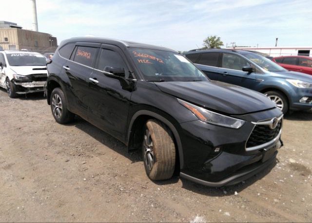 2021 TOYOTA HIGHLANDER (VIN: 5TDGZRBH3MS059638)