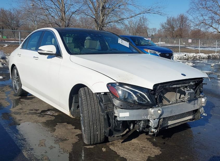 2019 MERCEDES-BENZ E 300 4MATIC photo
