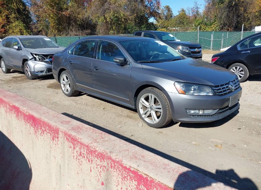 2014 VOLKSWAGEN PASSAT 2.0L TDI SEL PREMIUM photo