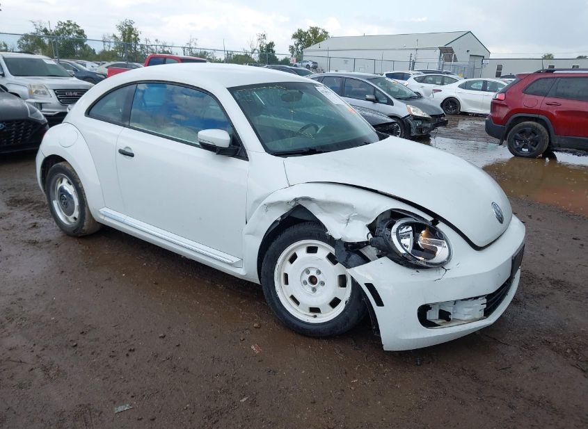 2015 VOLKSWAGEN BEETLE 1.8T CLASSIC photo