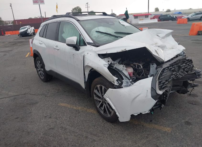 2023 TOYOTA COROLLA CROSS XLE photo