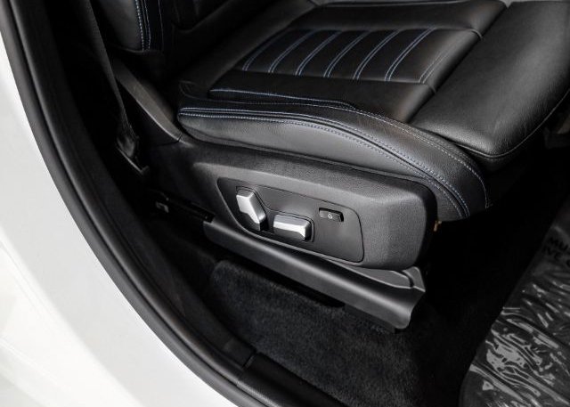 2020 BMW X3 VIN: 5UXTY3C0XLLE54747