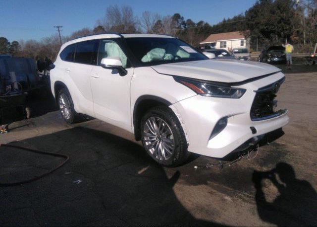2022 TOYOTA HIGHLANDER (VIN: 5TDFZRBH9NS189694)