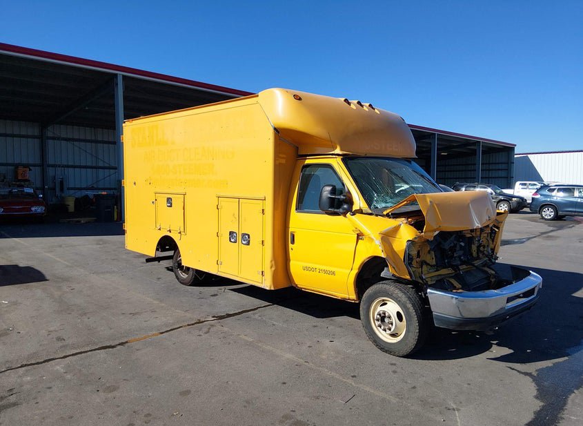 2015 Ford E-450 Cutaway photo