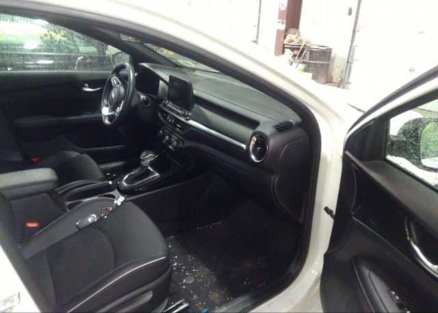 2021 KIA FORTE(VIN: 3KPF34AD6ME405965