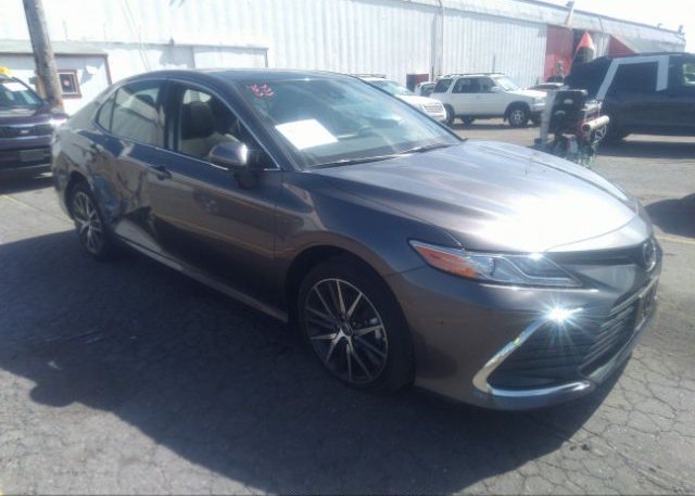 2022 TOYOTA CAMRY (VIN: 4T1F11AK3NU024608)