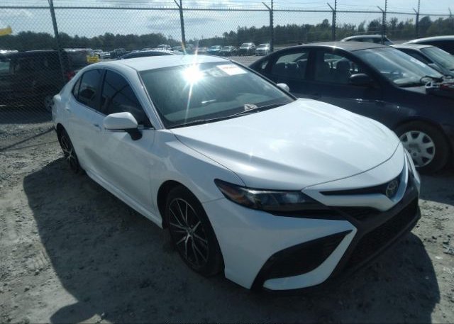 2022 TOYOTA CAMRY (VIN: 4T1T11AK3NU653885)
