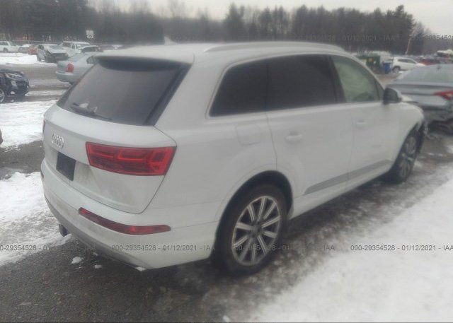 цена в сша 2019 AUDI Q7 WA1LAAF78KD015033