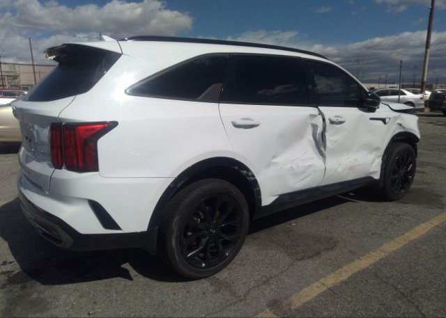 2021 KIA SORENTO(VIN: 5XYRK4LF7MG022652