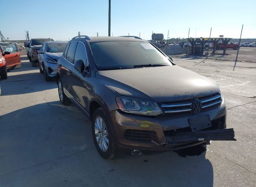 2013 VOLKSWAGEN TOUAREG VR6 SPORT photo