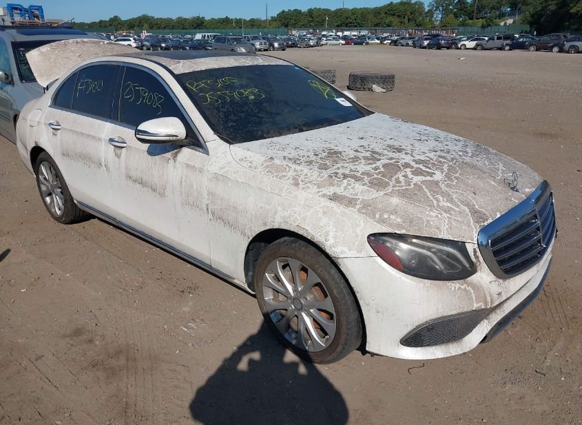 2017 MERCEDES-BENZ E 300 4MATIC photo