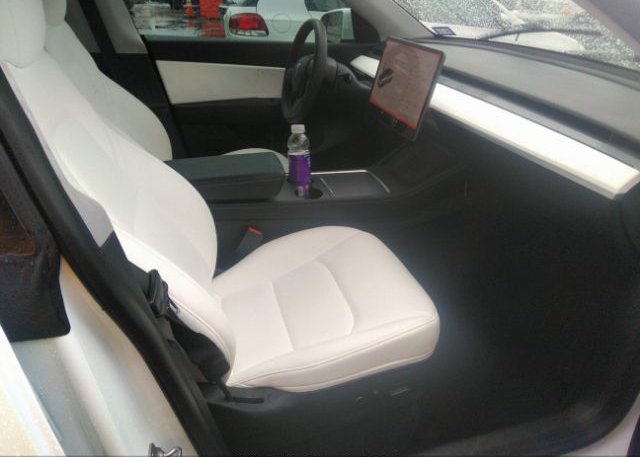 2021 TESLA MODEL Y(VIN: 5YJYGDEE5MF187737