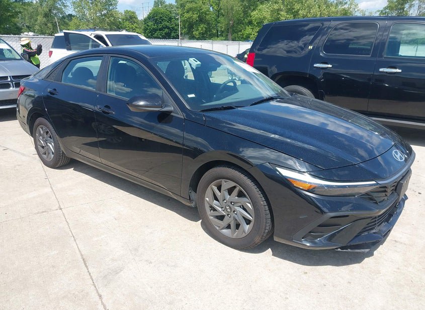 2024 Hyundai Elantra 2.0L photo