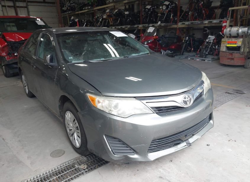 2013 TOYOTA CAMRY LE photo