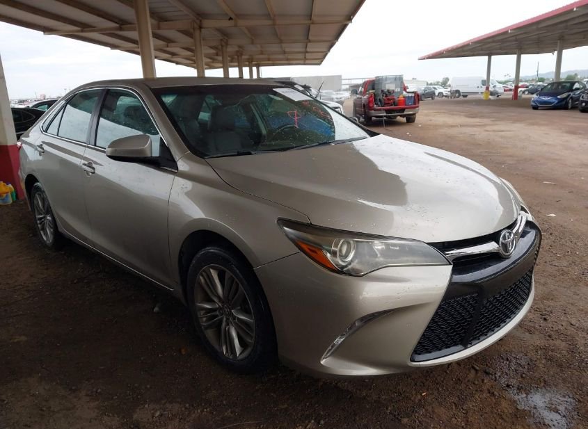 2016 TOYOTA CAMRY SE photo