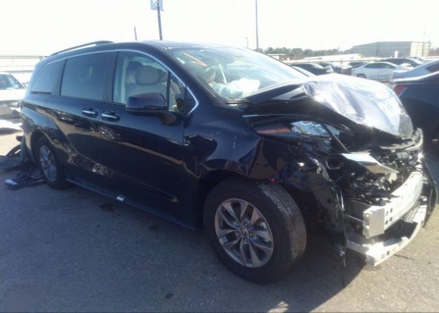 2022 TOYOTA SIENNA (VIN: 5TDYRKEC1NS135872)