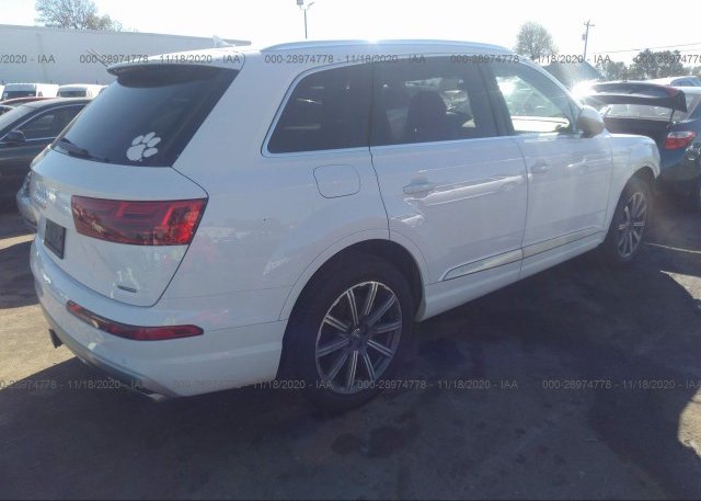 цена в сша 2019 AUDI Q7 WA1LHAF72KD028808