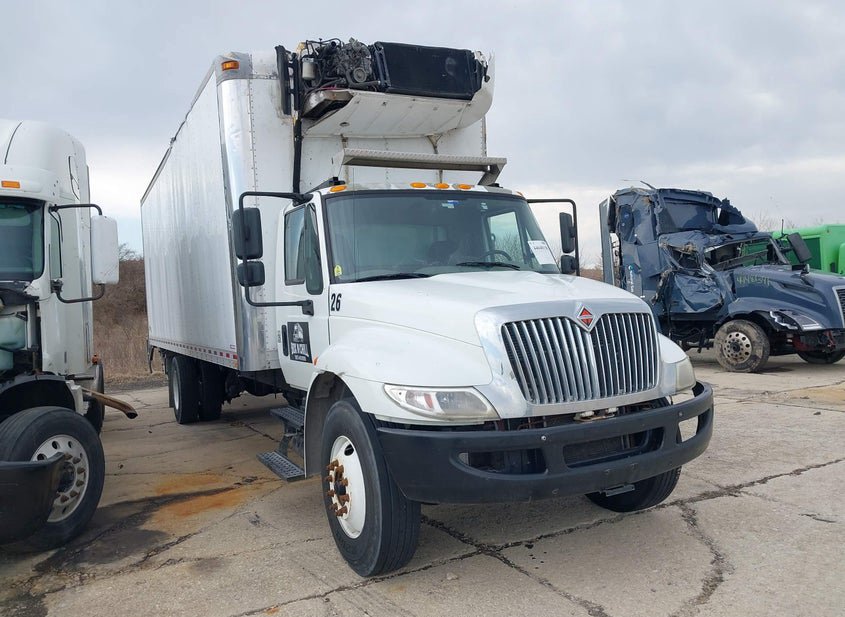 2019 International Durastar 4300 photo
