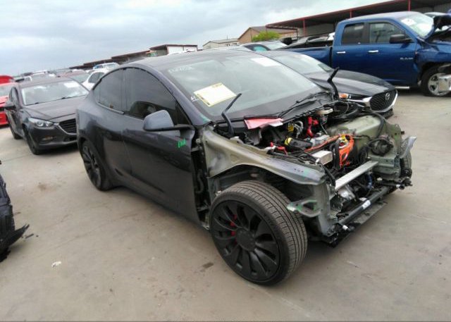 2022 TESLA MODEL Y (VIN: 7SAYGDEF8NF390182)