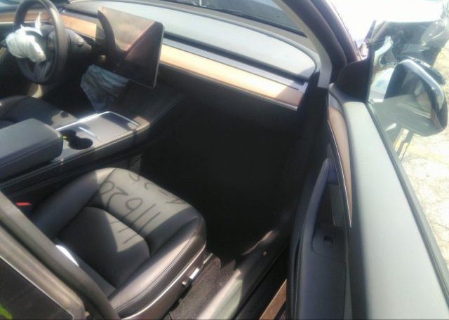 2022 TESLA MODEL Y(VIN: 7SAYGDEF2NF543946