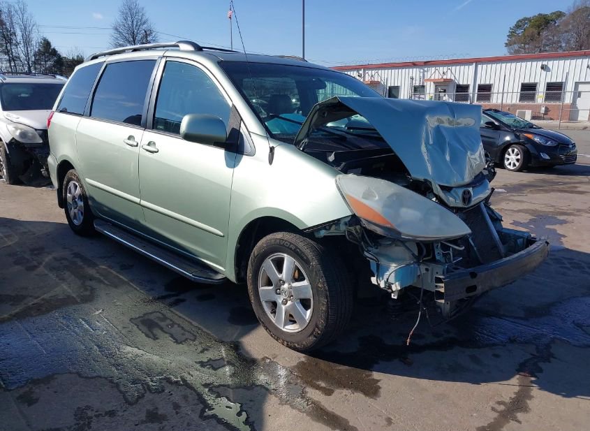 2008 TOYOTA SIENNA XLE photo