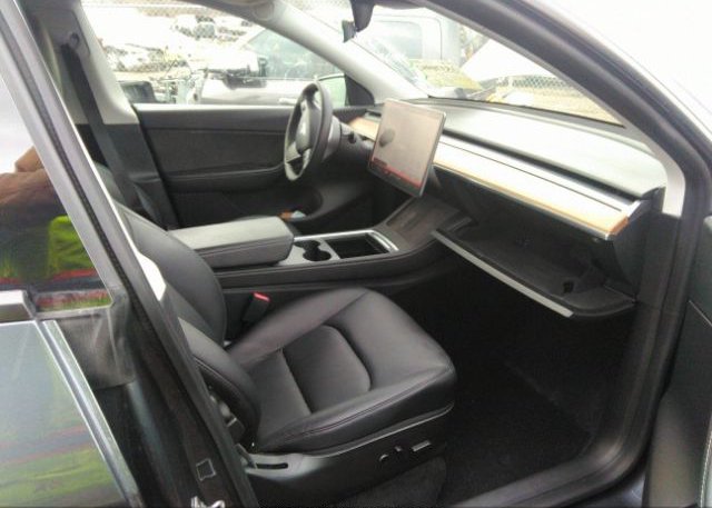 2021 TESLA MODEL Y(VIN: 5YJYGDED6MF177029