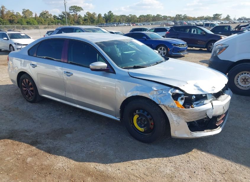 2015 VOLKSWAGEN PASSAT 1.8T WOLFSBURG EDITION photo