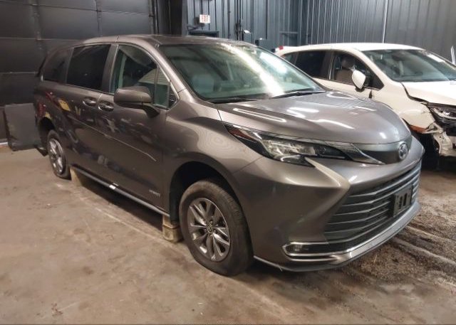 2021 TOYOTA SIENNA (VIN: 5TDYRKEC4MS009018)