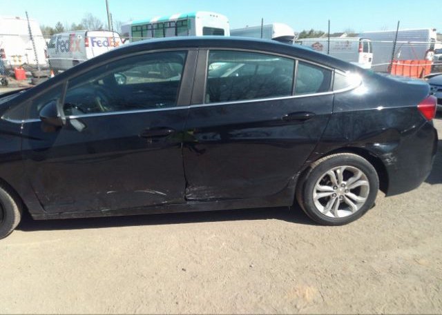 2019 CHEVROLET CRUZE VIN: 1G1BE5SM2K7106590