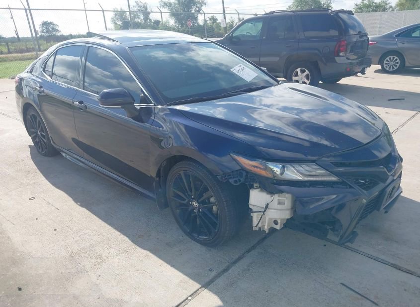 2021 TOYOTA CAMRY XSE photo