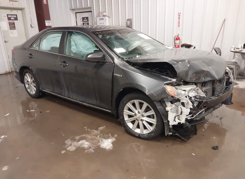 2013 TOYOTA CAMRY HYBRID XLE photo