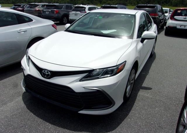 2022 TOYOTA CAMRY (VIN: 4T1C11AK5NU645836)