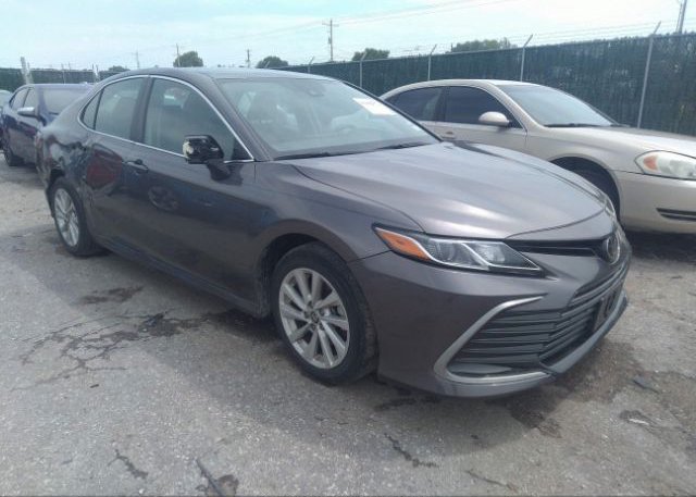 2022 TOYOTA CAMRY (VIN: 4T1C11AK5NU663785)