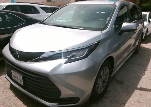 2022 TOYOTA SIENNA (VIN: 5TDKRKEC9NS100924)