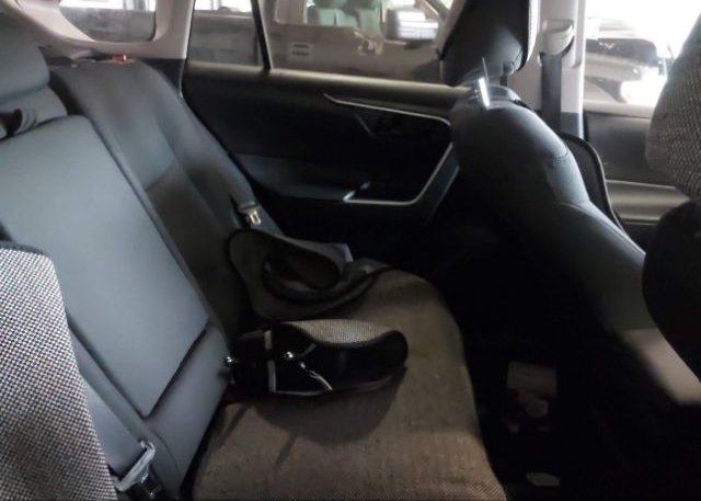 2021 TOYOTA RAV4(VIN: 2T3F1RFV9MC197820