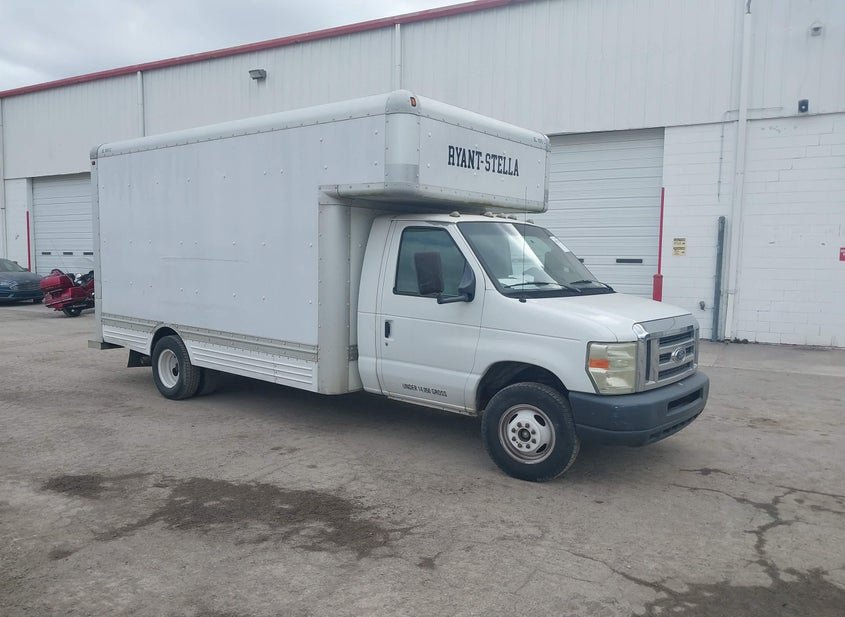 2009 Ford E-450 Cutaway photo