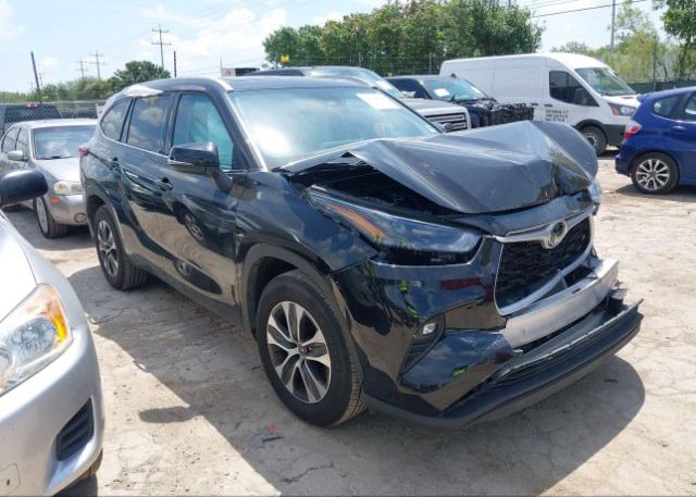 2022 TOYOTA HIGHLANDER (VIN: 5TDGZRAH7NS130181)
