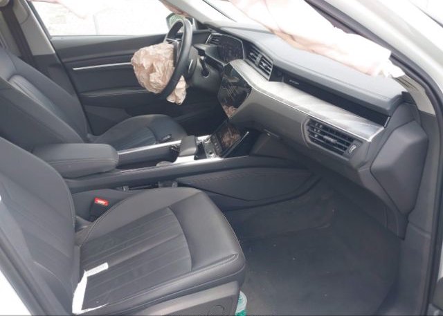 2022 AUDI E-TRON(VIN: WA1AAAGE4NB007323