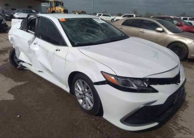 2022 TOYOTA CAMRY (VIN: 4T1C11AK4NU700518)