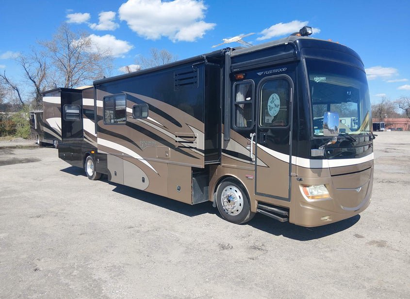 2008 Fleetwood Discovery photo