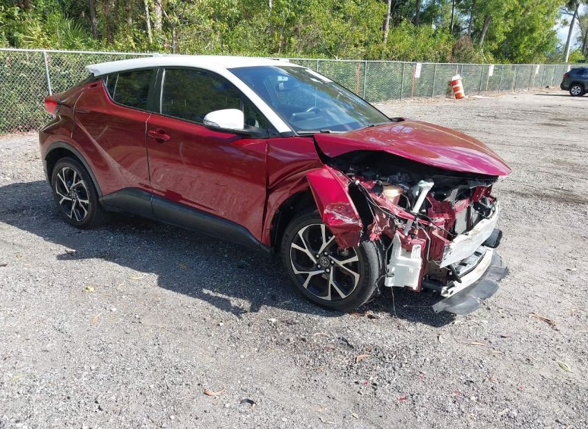 2018 TOYOTA C-HR XLE PREMIUM photo