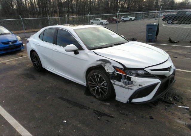 2021 TOYOTA CAMRY (VIN: 4T1G11AK9MU404992)