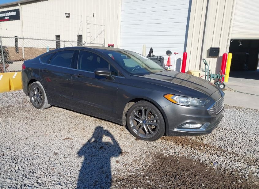 2017 FORD FUSION SE photo