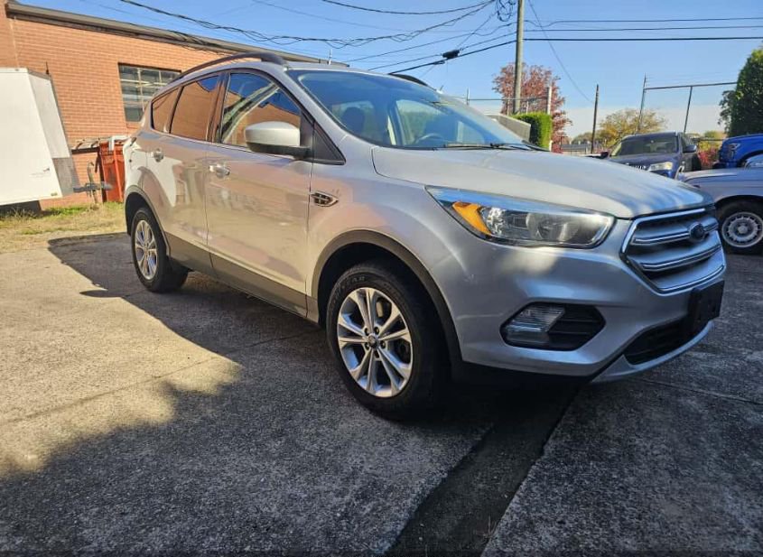 2018 FORD ESCAPE SE photo