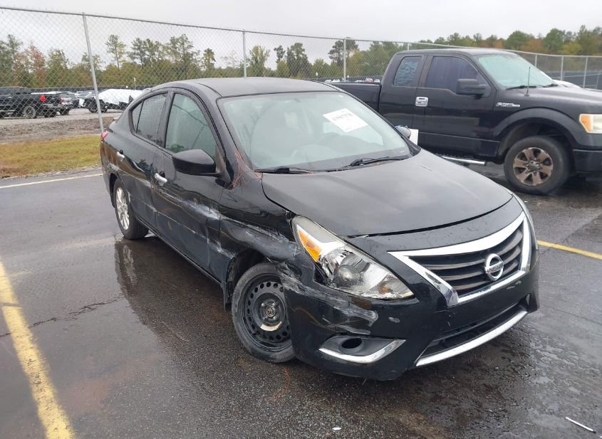 2015 NISSAN VERSA 1.6 SV photo